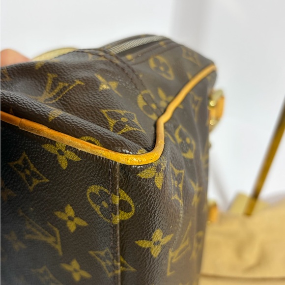 Louis Vuitton Monogram Manhattan PM - Picture 12 of 16